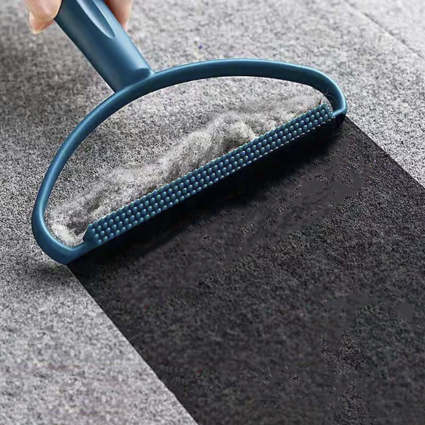 Brosse anti-poils pour meubles